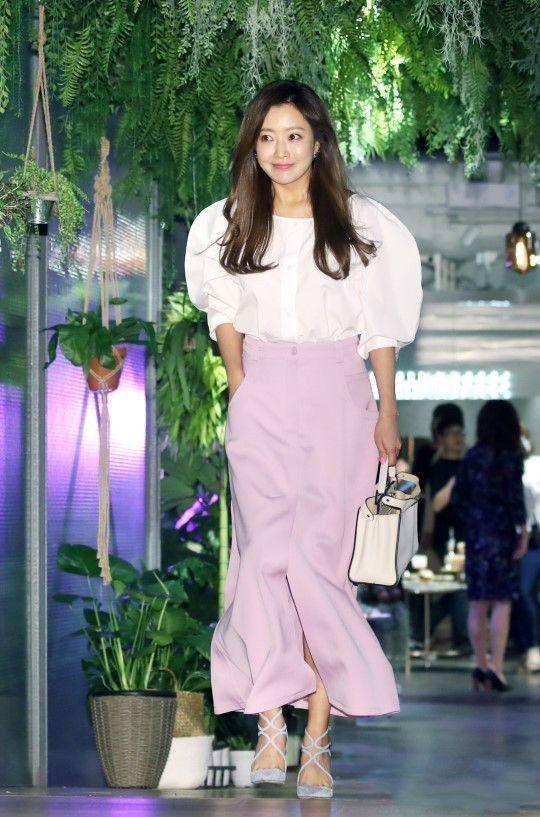 衬衫不配阔腿裤、短靴才更高级显贵瓦力游戏看了金喜善的穿搭我悟了:(图9) 衬衫不配阔腿裤、短靴才更高级显贵瓦力游戏看了金喜善的穿搭我悟了:(图9)